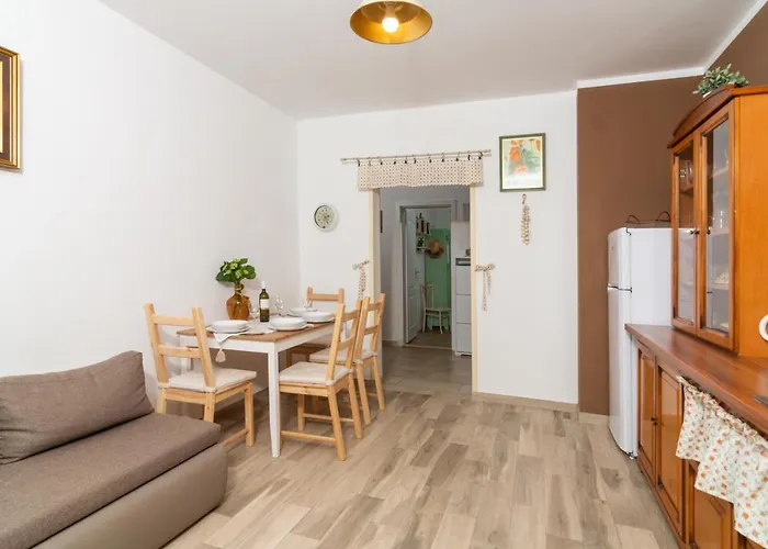 Apartman Laura *